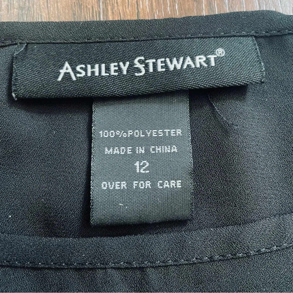 ASHLEY STEWART short sleeve top, size 12_7